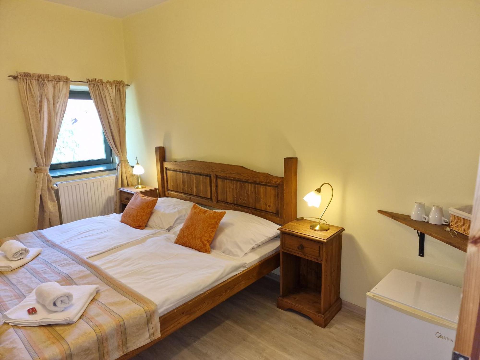 Hotel Opat كوتنا هورا المظهر الخارجي الصورة