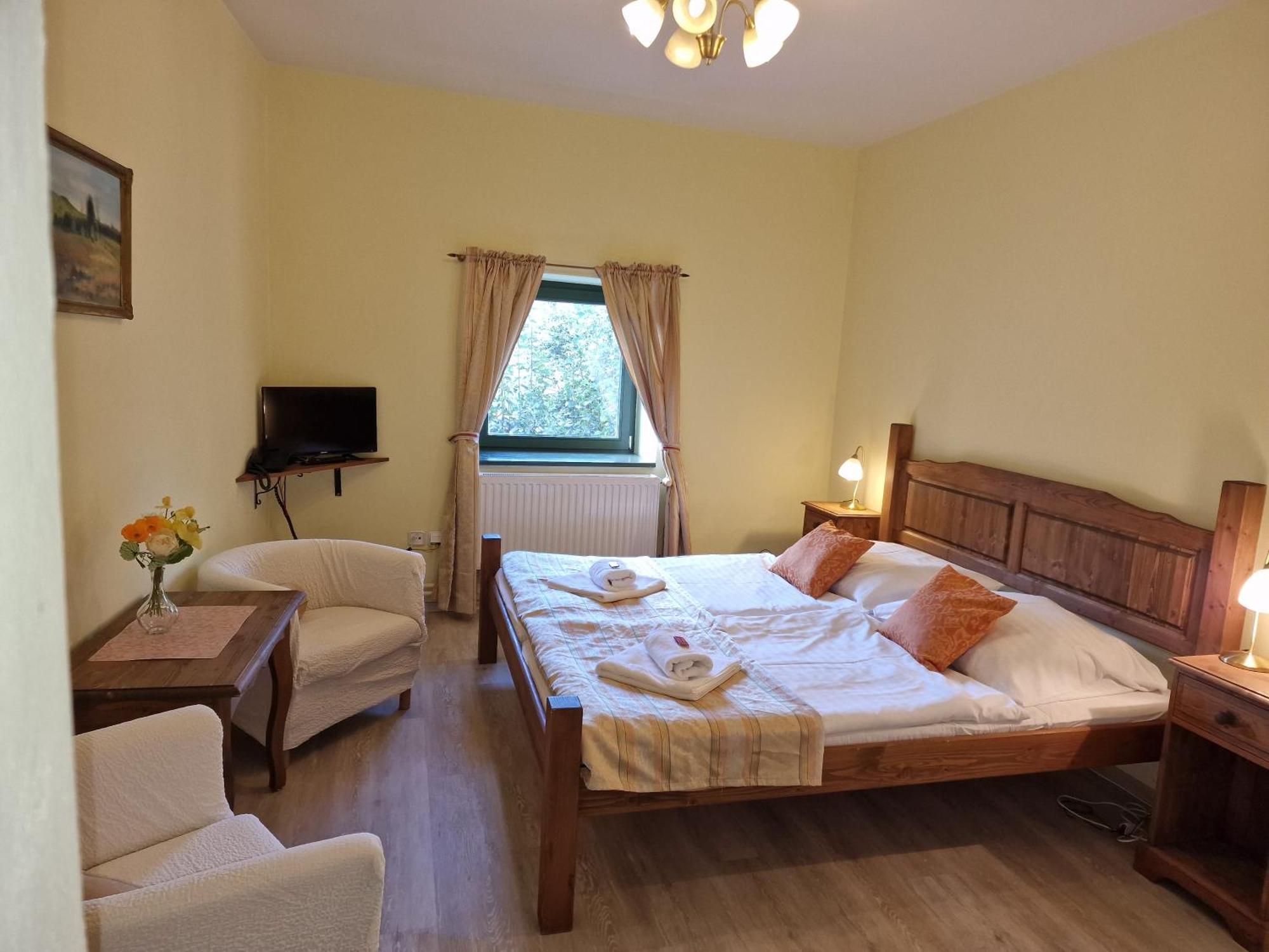 Hotel Opat كوتنا هورا المظهر الخارجي الصورة