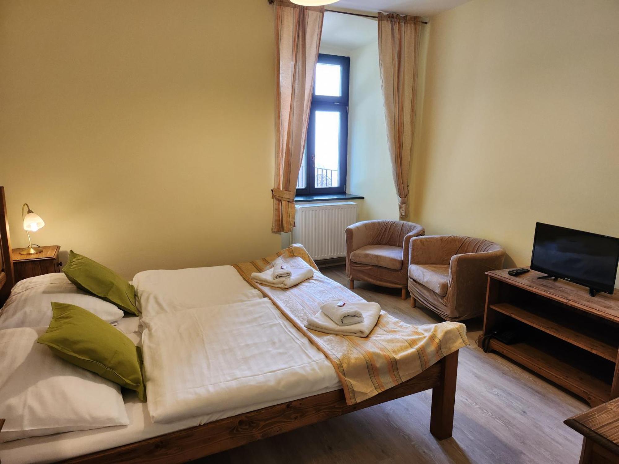 Hotel Opat كوتنا هورا المظهر الخارجي الصورة