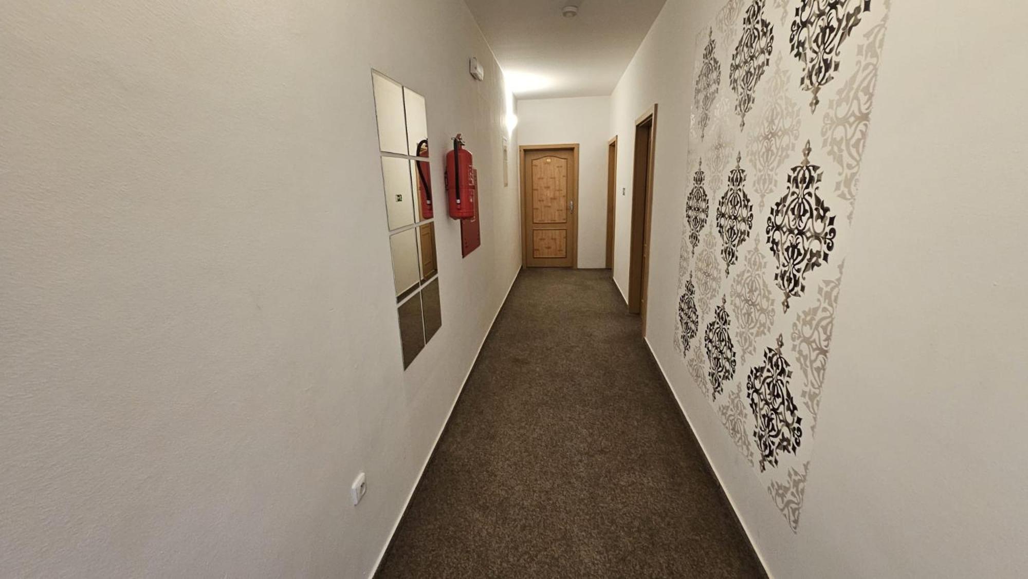 Hotel Opat كوتنا هورا المظهر الخارجي الصورة