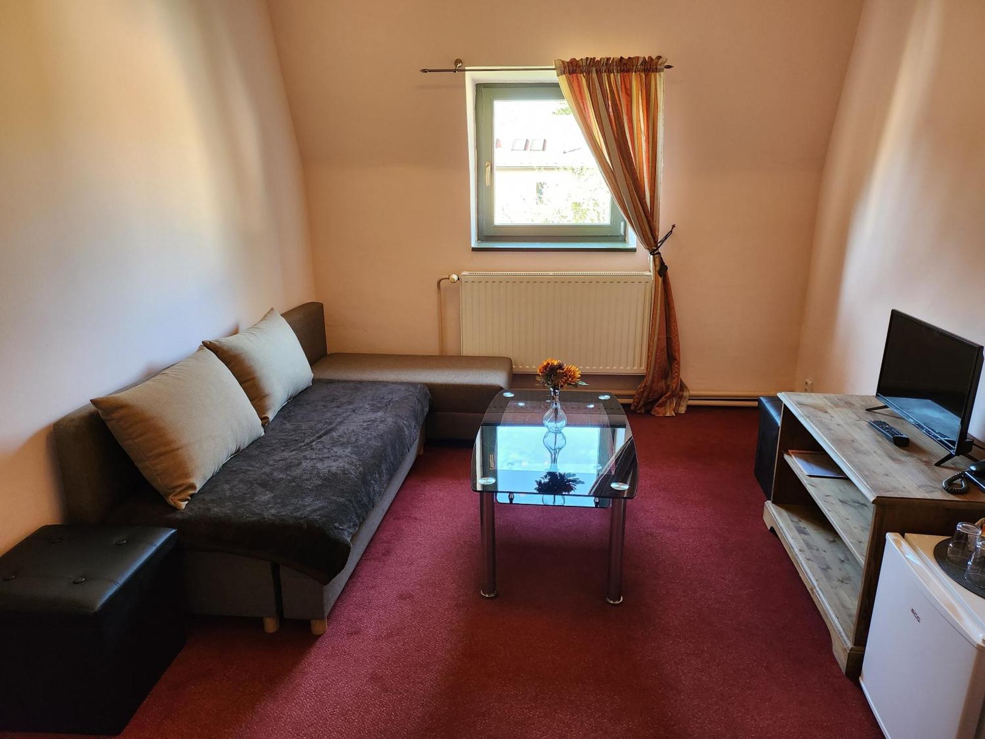 Hotel Opat كوتنا هورا المظهر الخارجي الصورة